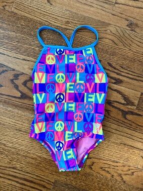 NWT New TYR Girls Diamondfit Addy Swimsuit Rainbow Peace Love Print Small 6 6X